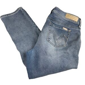 Seven7 Womens Size 8 Capri Jeans Girlfriend Fit Light Wash Cropped Denim